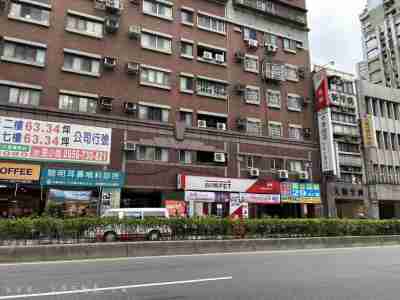 售三重捷運黃金店面店面4,880萬